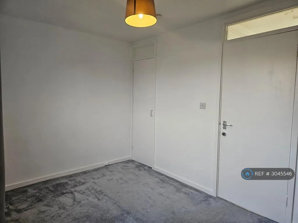 2 bedroom end of terrace house for rent