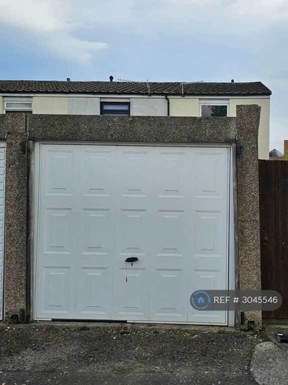 2 bedroom end of terrace house for rent