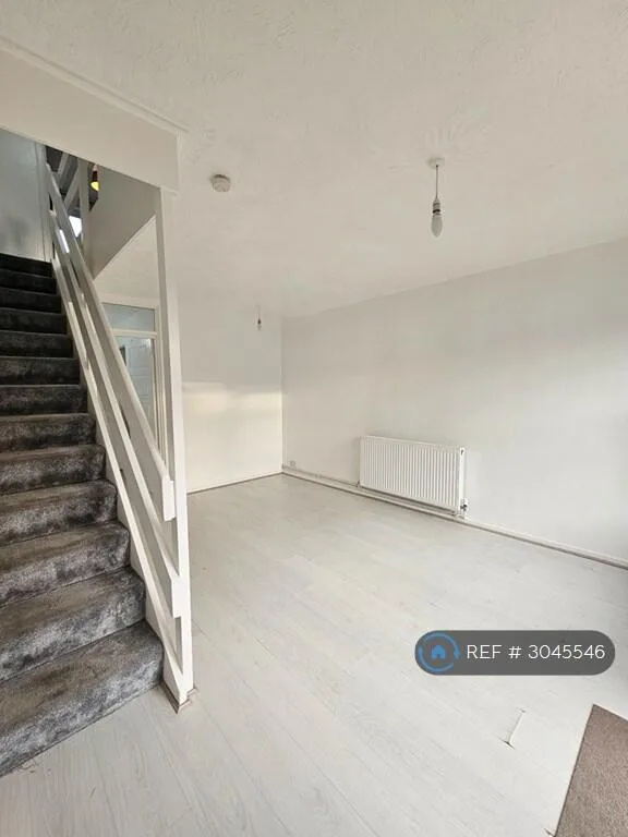 2 bedroom end of terrace house for rent