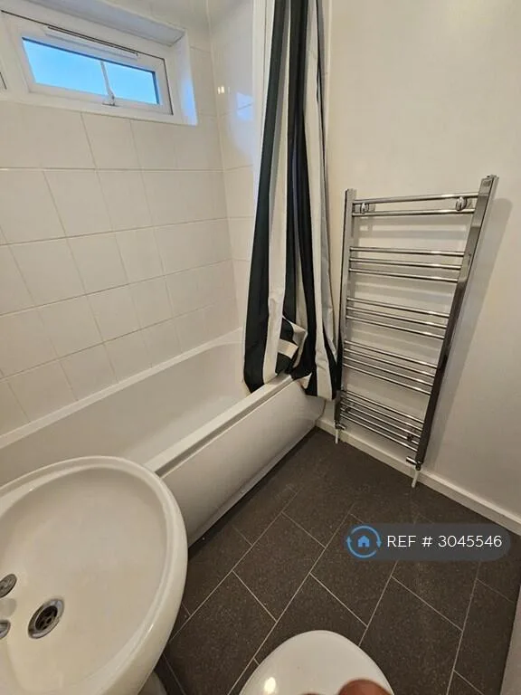 2 bedroom end of terrace house for rent