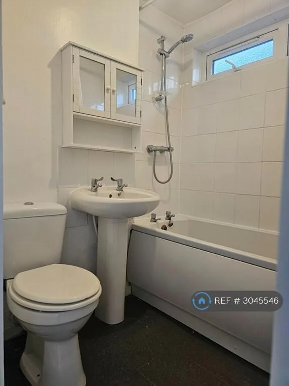 2 bedroom end of terrace house for rent