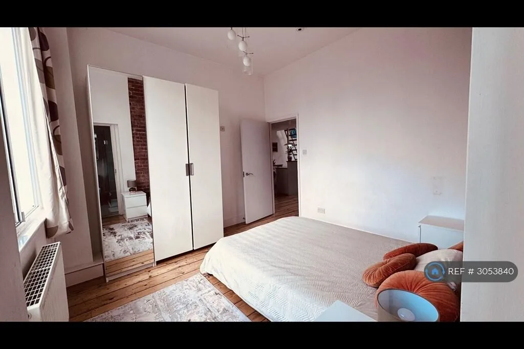 2 bedroom penthouse for rent