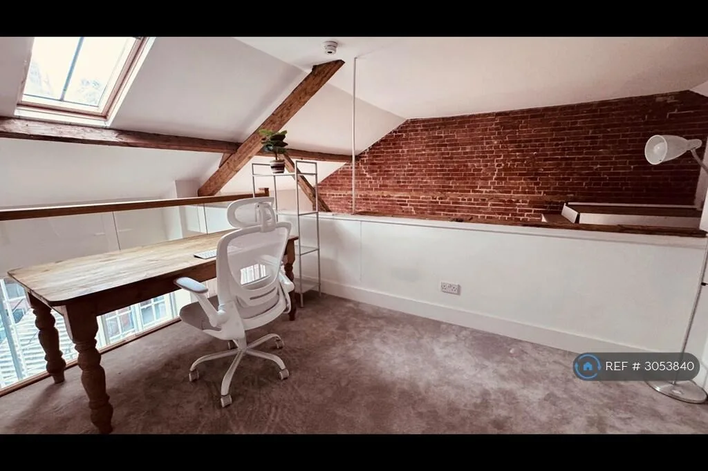 2 bedroom penthouse for rent