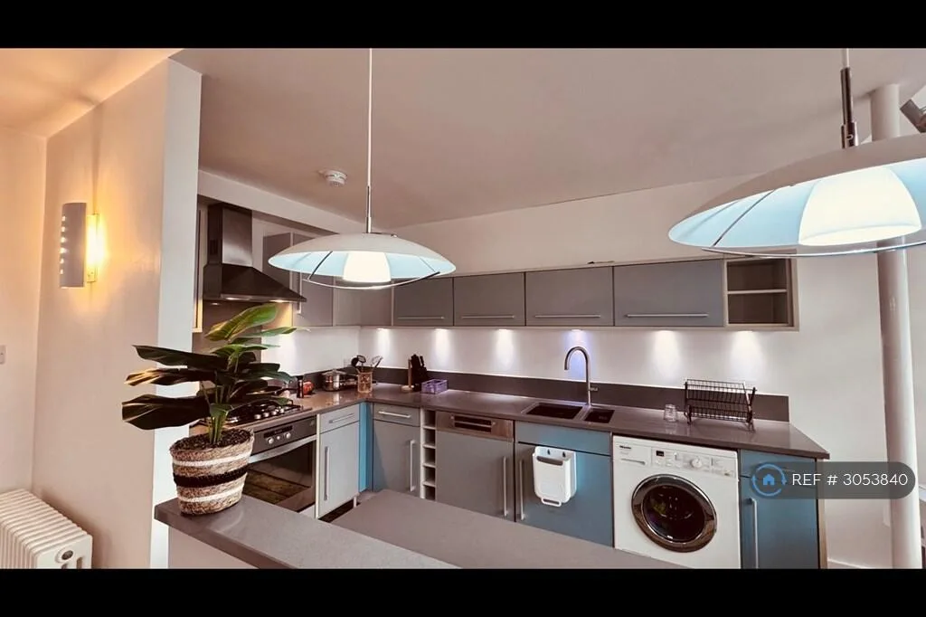 2 bedroom penthouse for rent