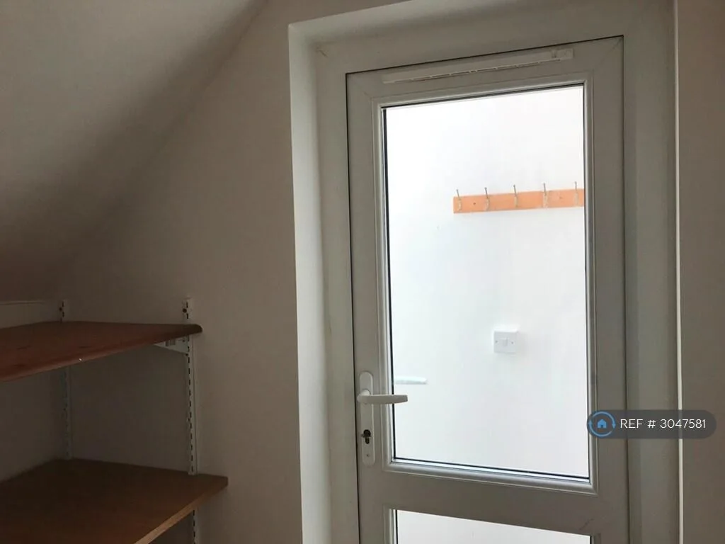 3 bedroom semi-detached house for rent