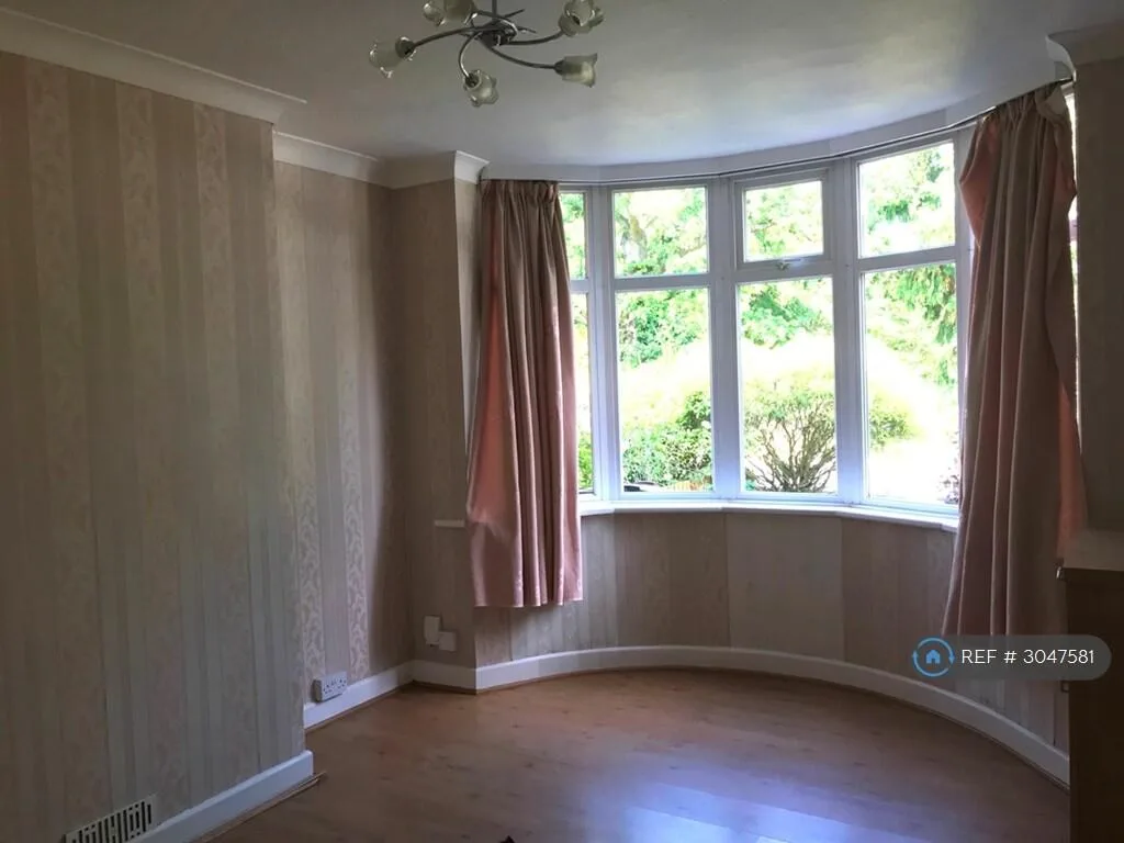 3 bedroom semi-detached house for rent
