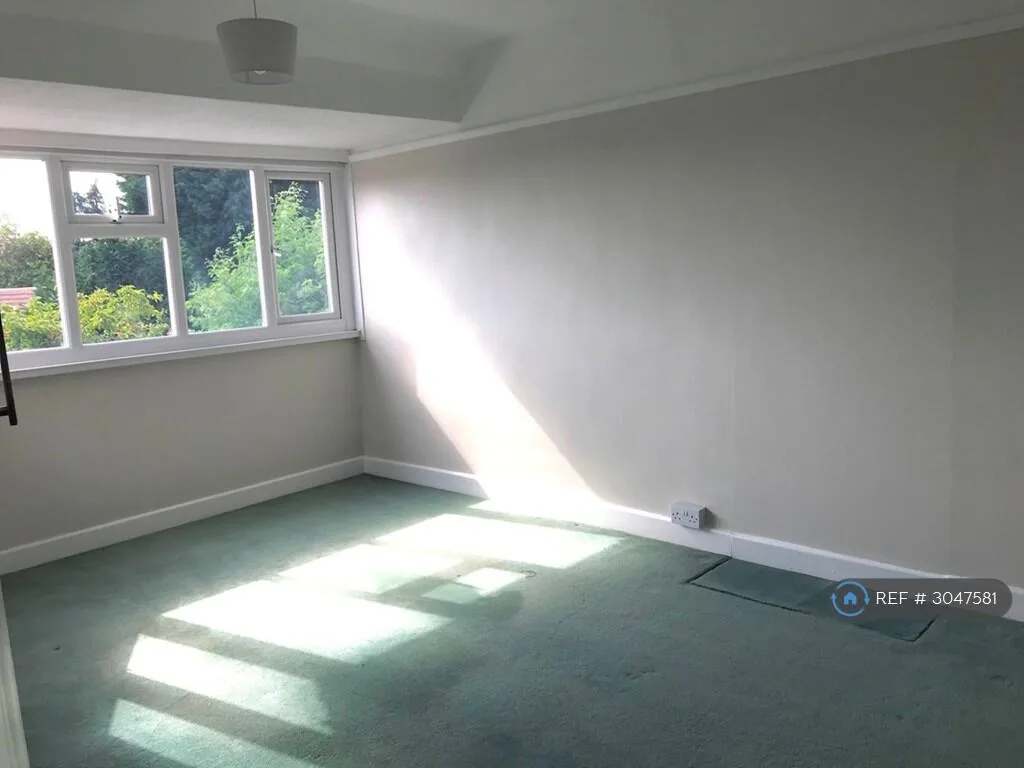 3 bedroom semi-detached house for rent