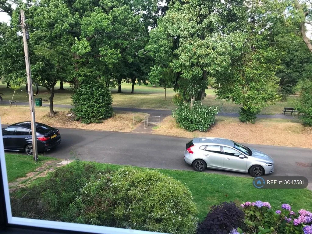 3 bedroom semi-detached house for rent