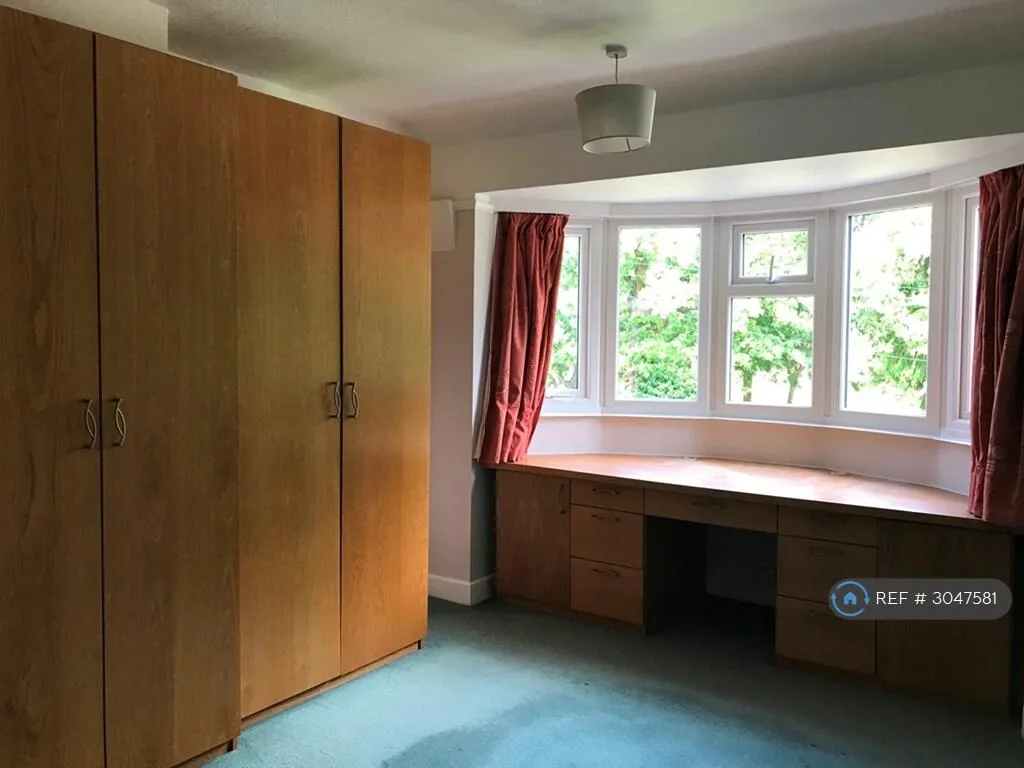 3 bedroom semi-detached house for rent
