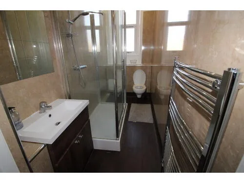 4 bedroom flat for rent