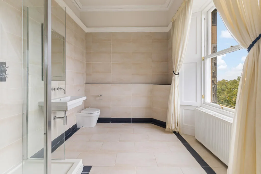 3 bedroom flat for rent
