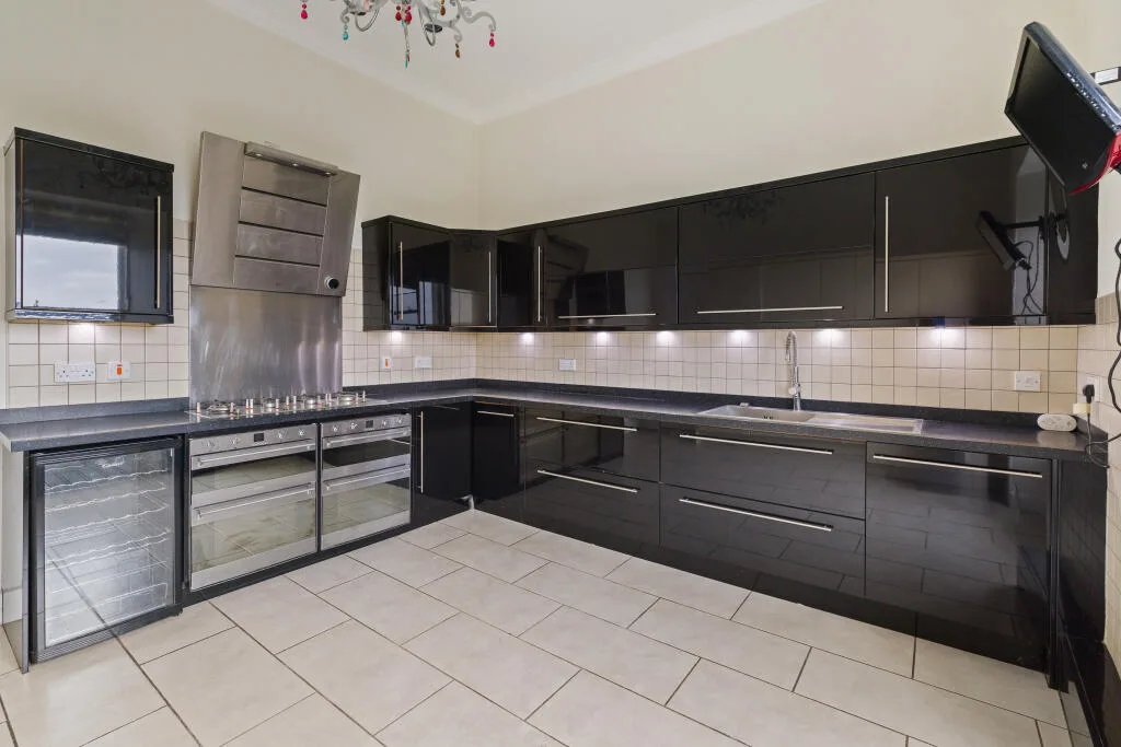 3 bedroom flat for rent