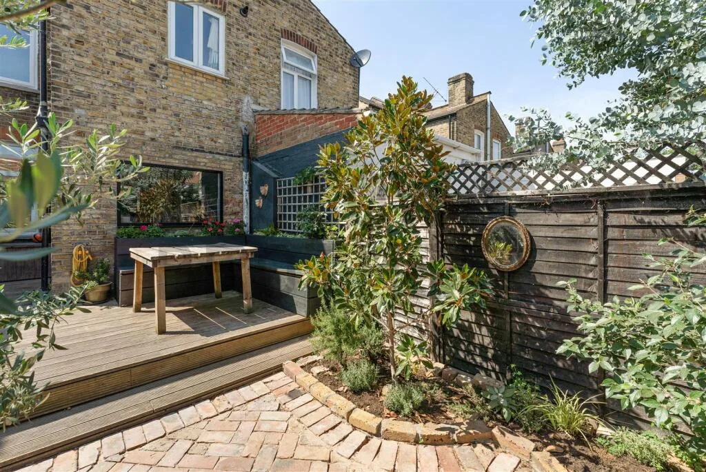 4 bedroom house for rent