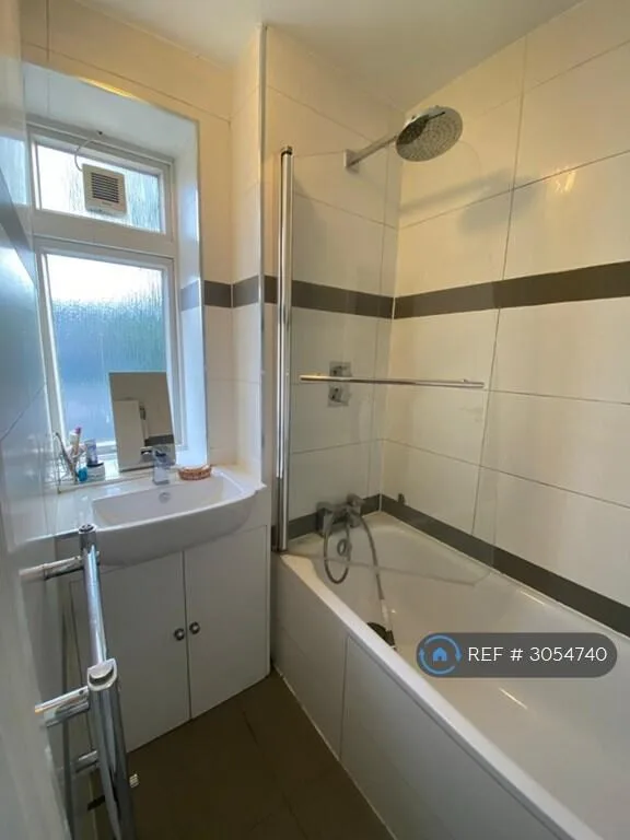 4 bedroom flat for rent
