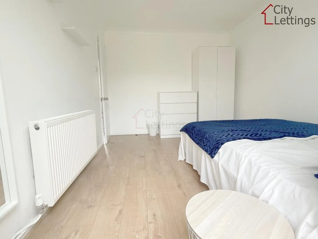 2 bedroom semi-detached bungalow for rent