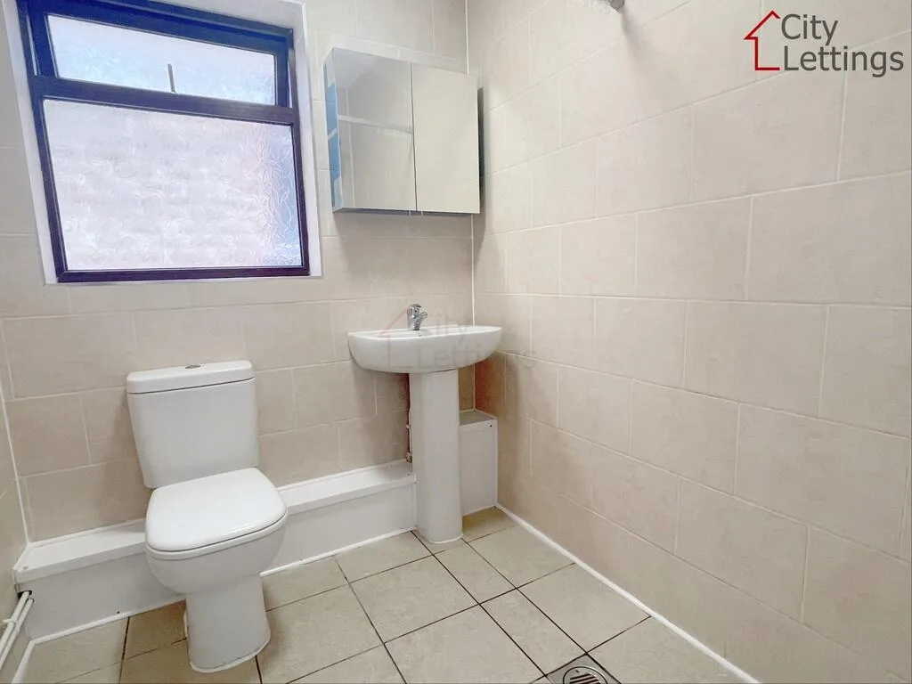 2 bedroom semi-detached bungalow for rent
