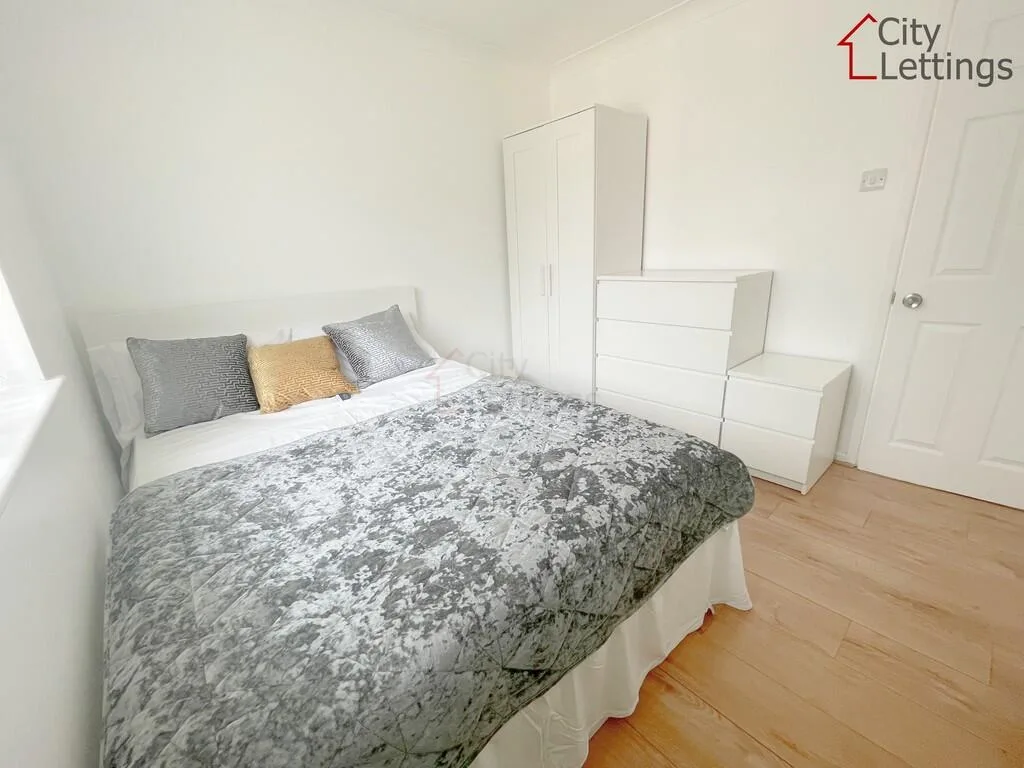 2 bedroom semi-detached bungalow for rent