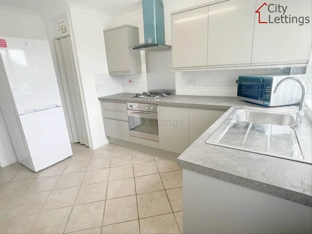 2 bedroom semi-detached bungalow for rent