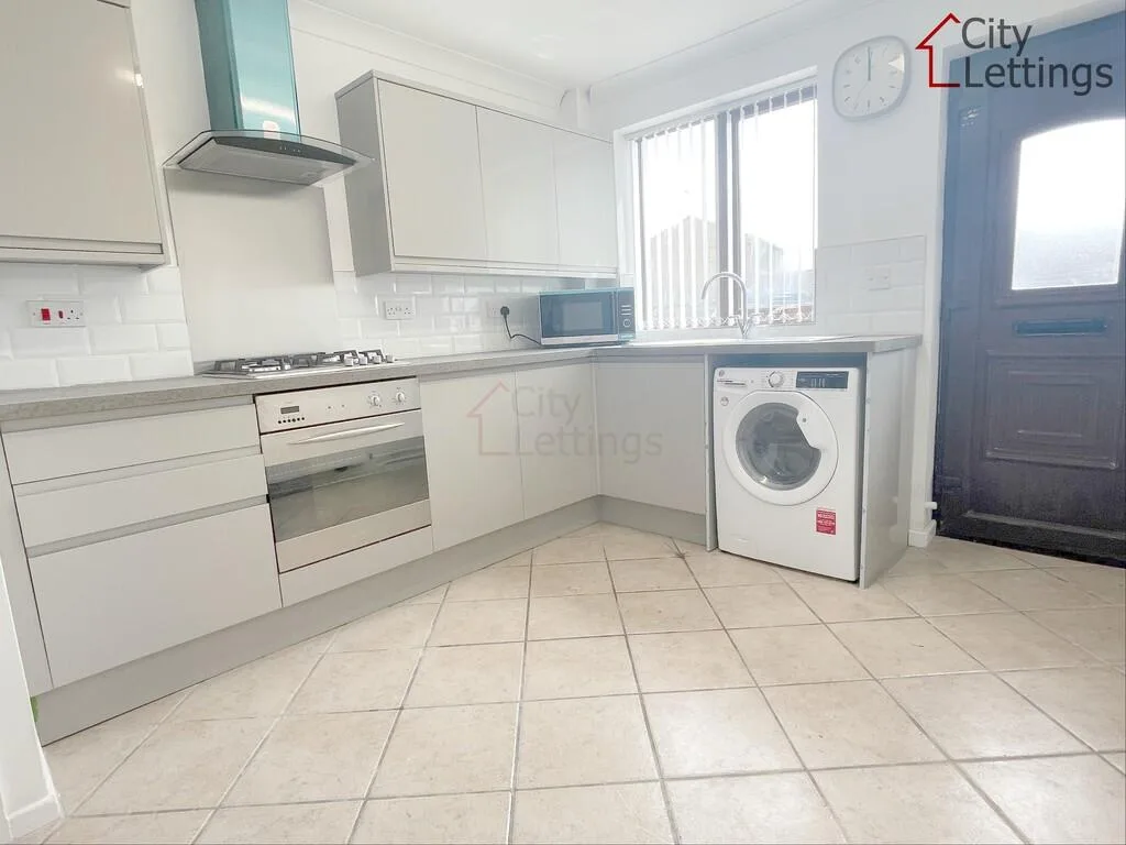 2 bedroom semi-detached bungalow for rent