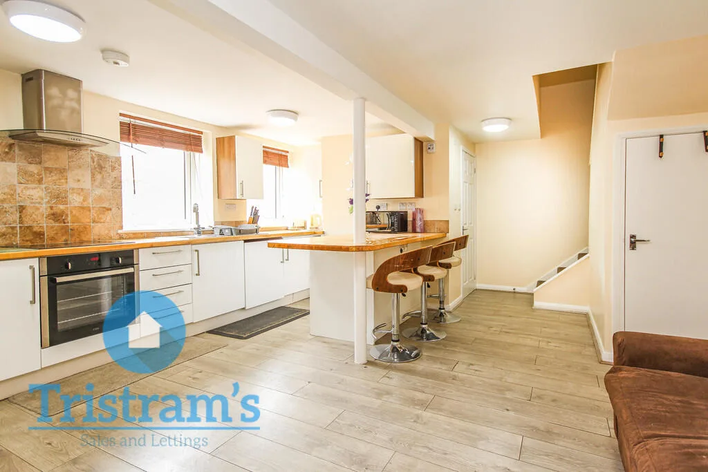 2 bedroom semi-detached house for rent