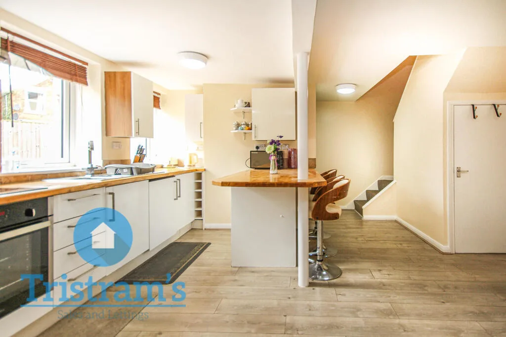 2 bedroom semi-detached house for rent