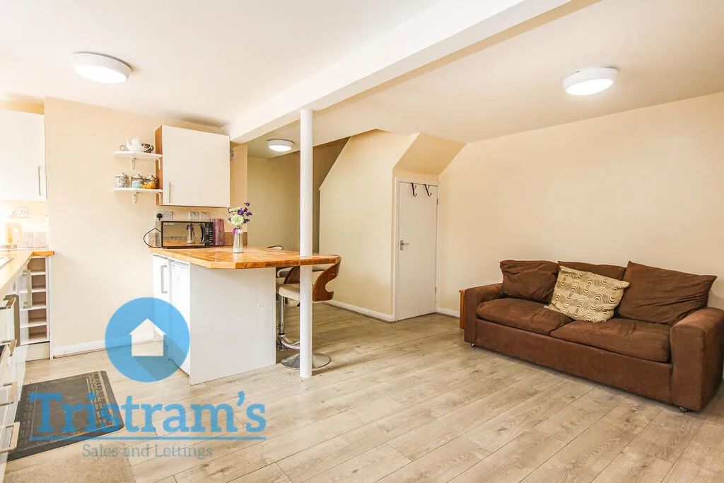 2 bedroom semi-detached house for rent