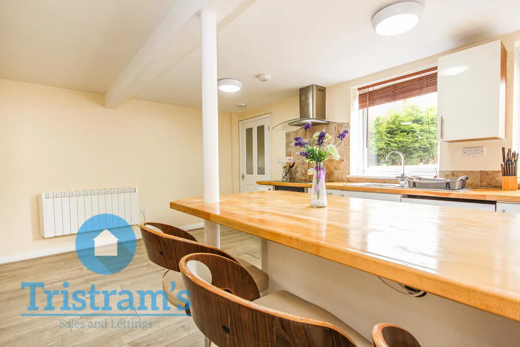 2 bedroom semi-detached house for rent