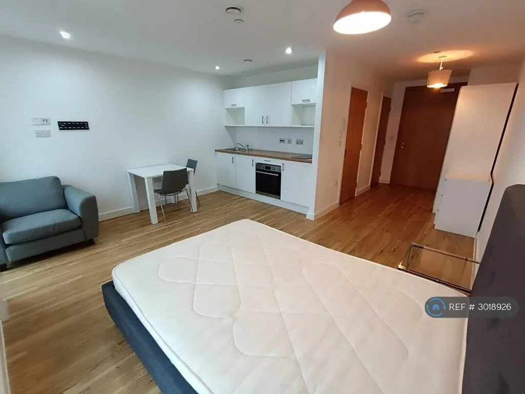 Studio flat for rent