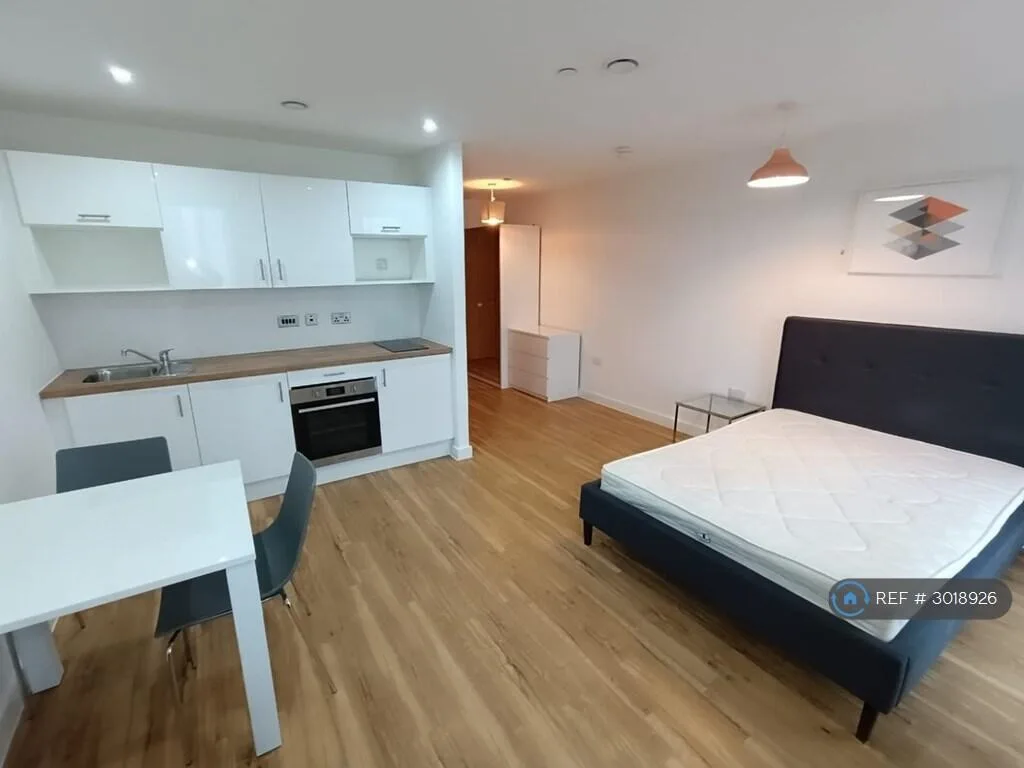 Studio flat for rent