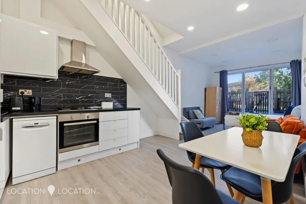 1 bedroom maisonette for rent