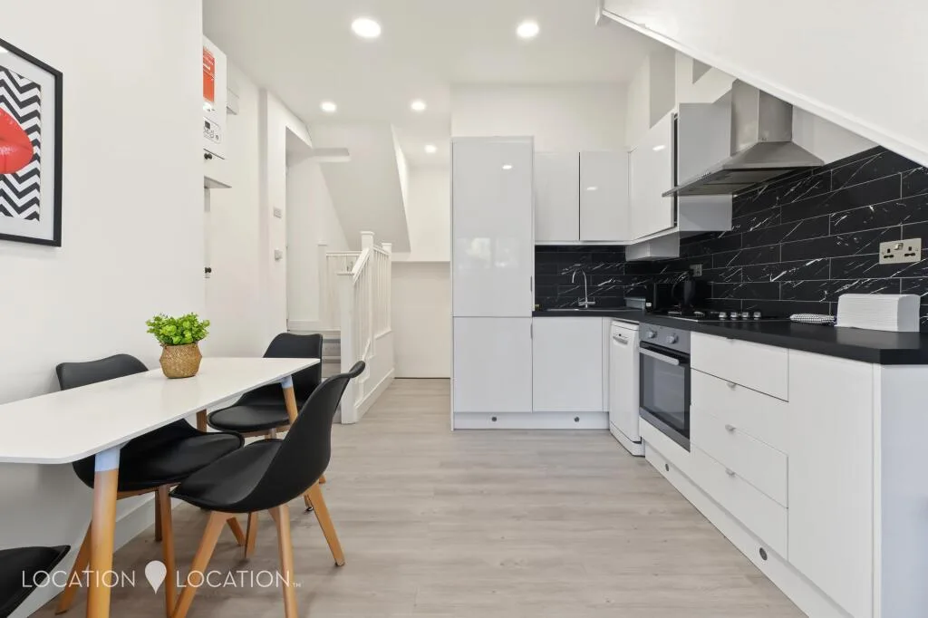 1 bedroom maisonette for rent