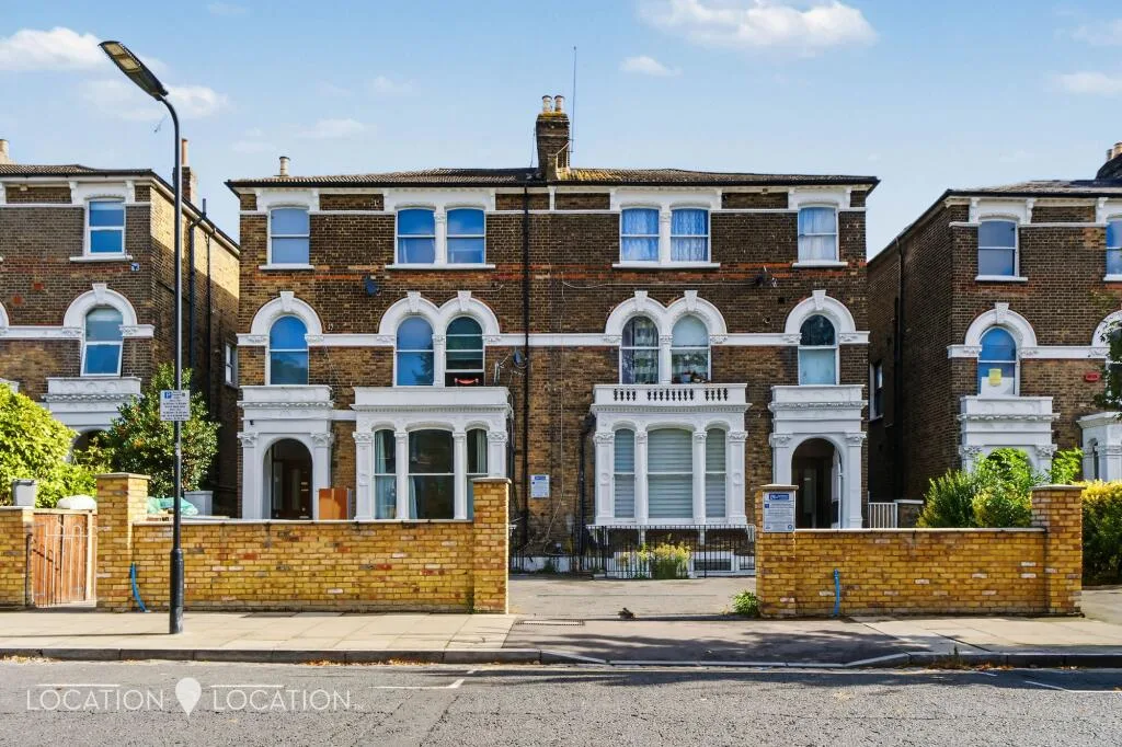 1 bedroom maisonette for rent