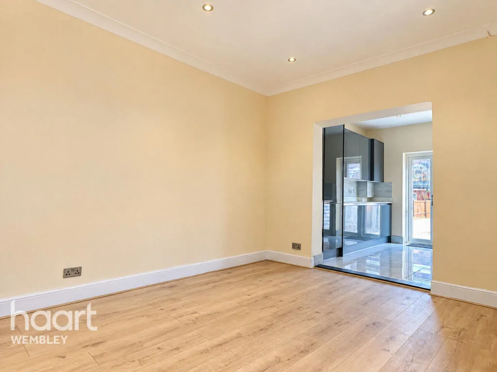 4 bedroom terraced house for rent