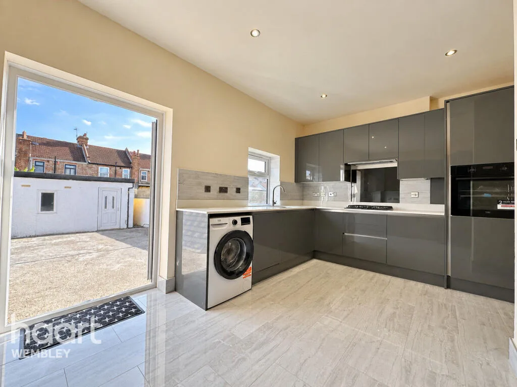 4 bedroom terraced house for rent