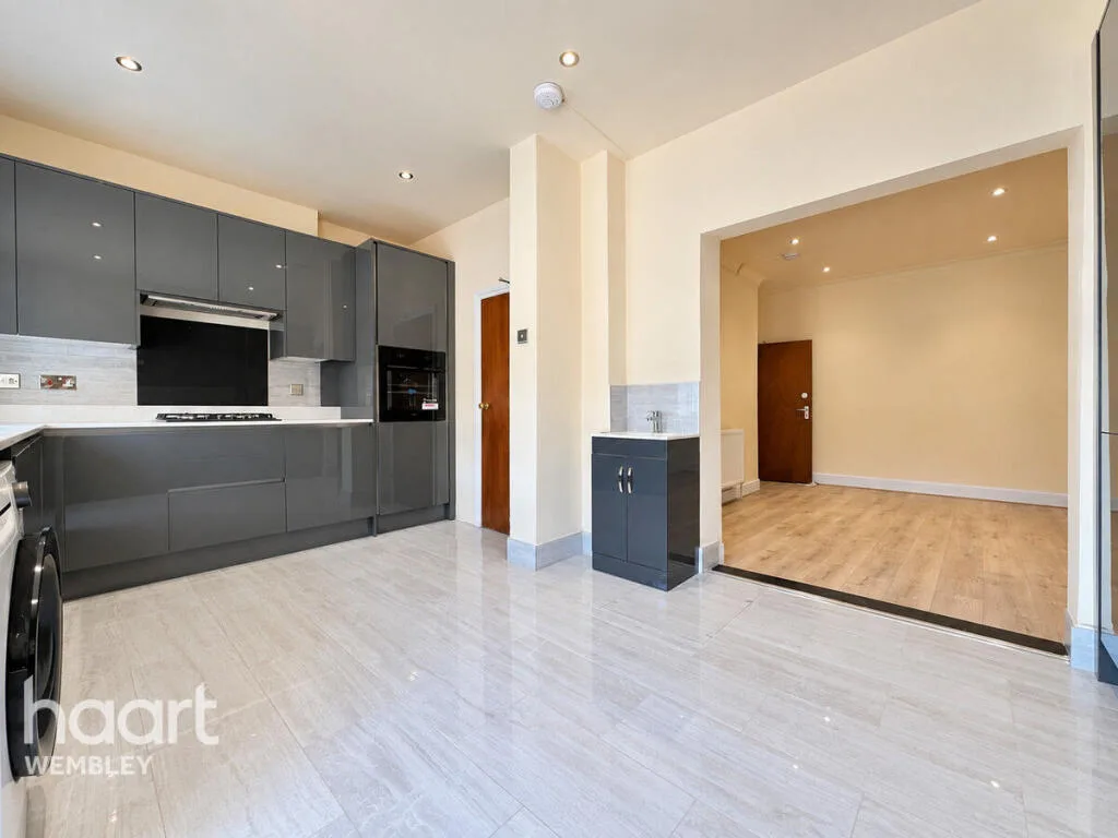 4 bedroom terraced house for rent