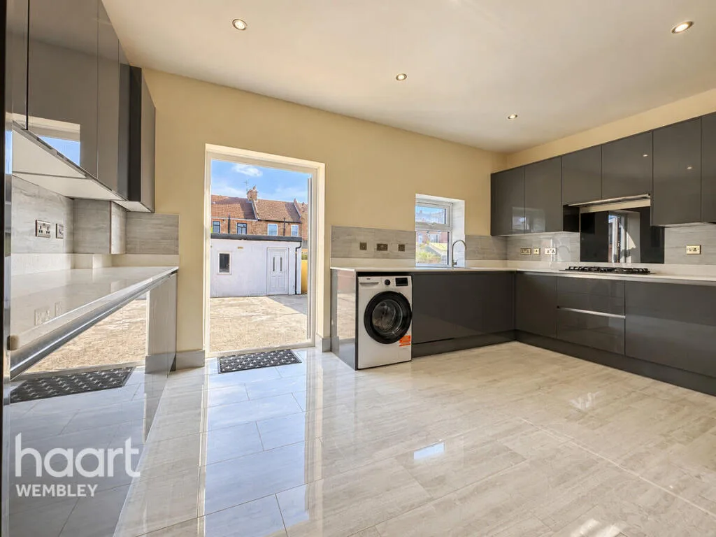 4 bedroom terraced house for rent