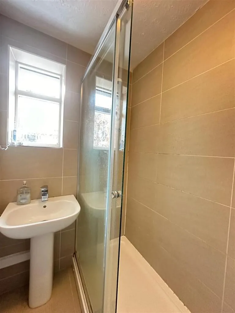 7 bedroom terraced house for rent