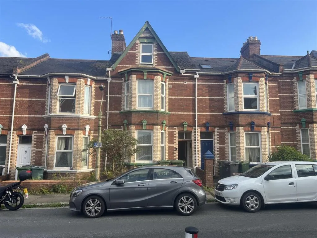 7 bedroom terraced house for rent