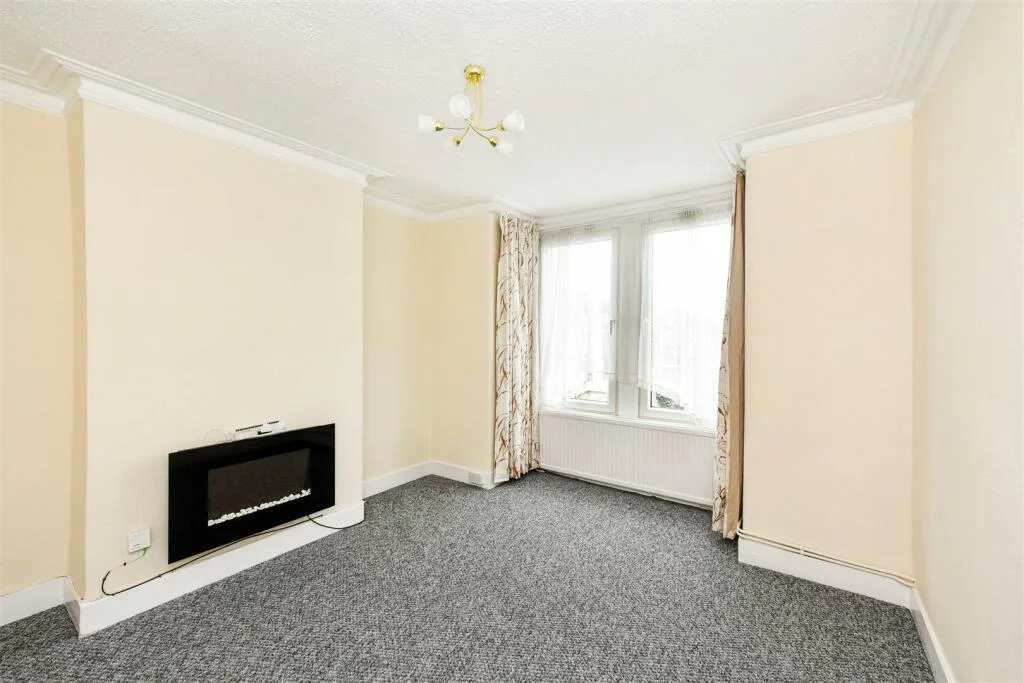 3 bedroom maisonette for rent