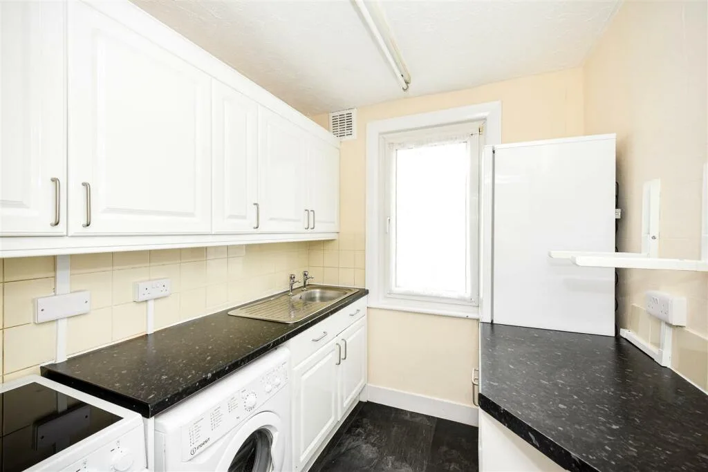 3 bedroom maisonette for rent