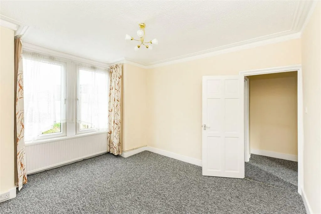3 bedroom maisonette for rent