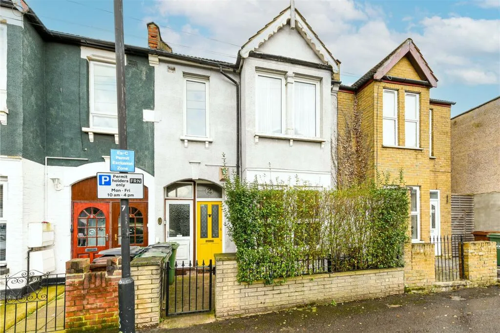 3 bedroom maisonette for rent