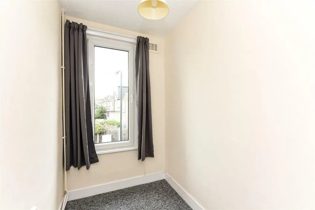 3 bedroom maisonette for rent
