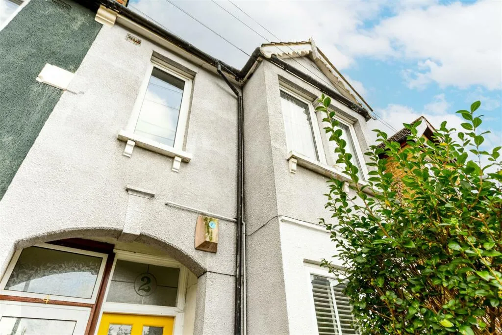 3 bedroom maisonette for rent