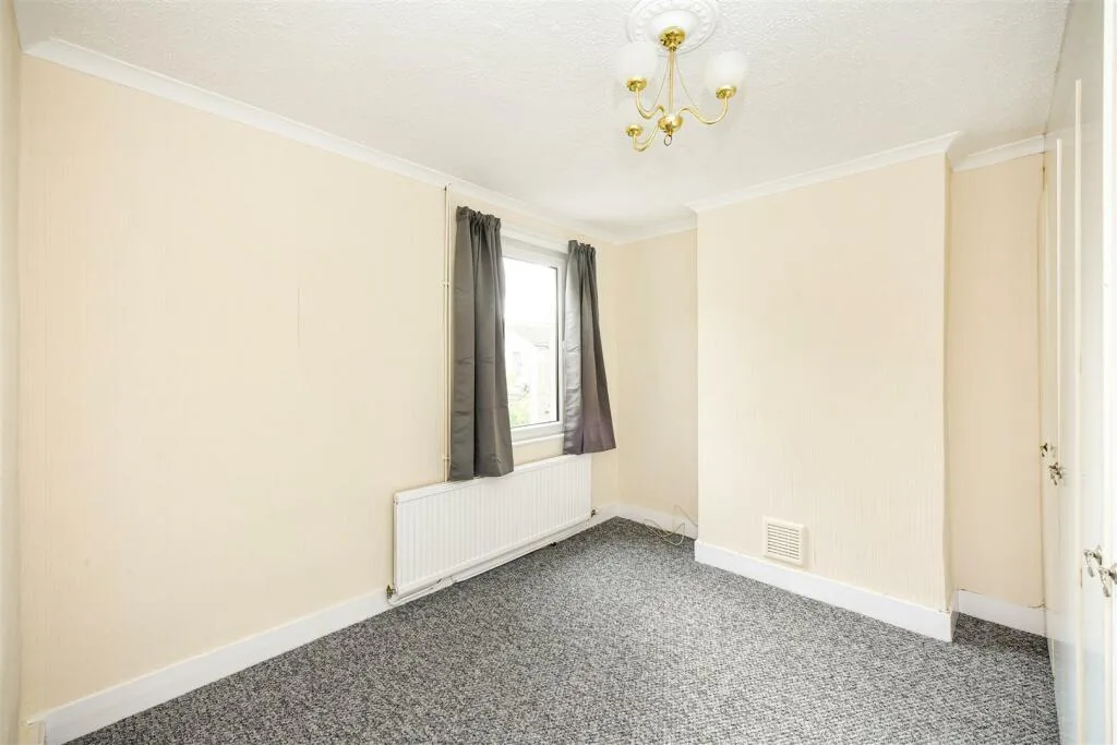 3 bedroom maisonette for rent