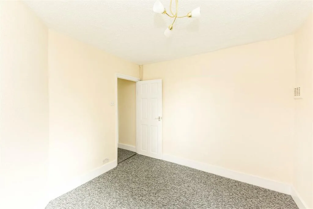 3 bedroom maisonette for rent