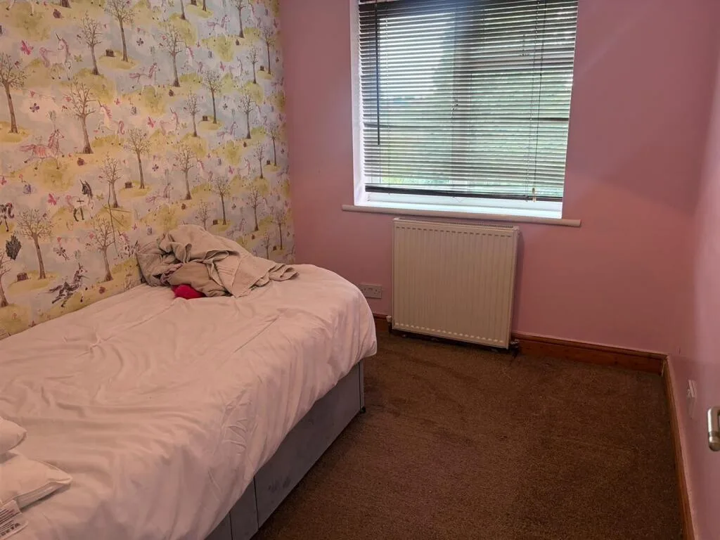 3 bedroom semi-detached house for rent