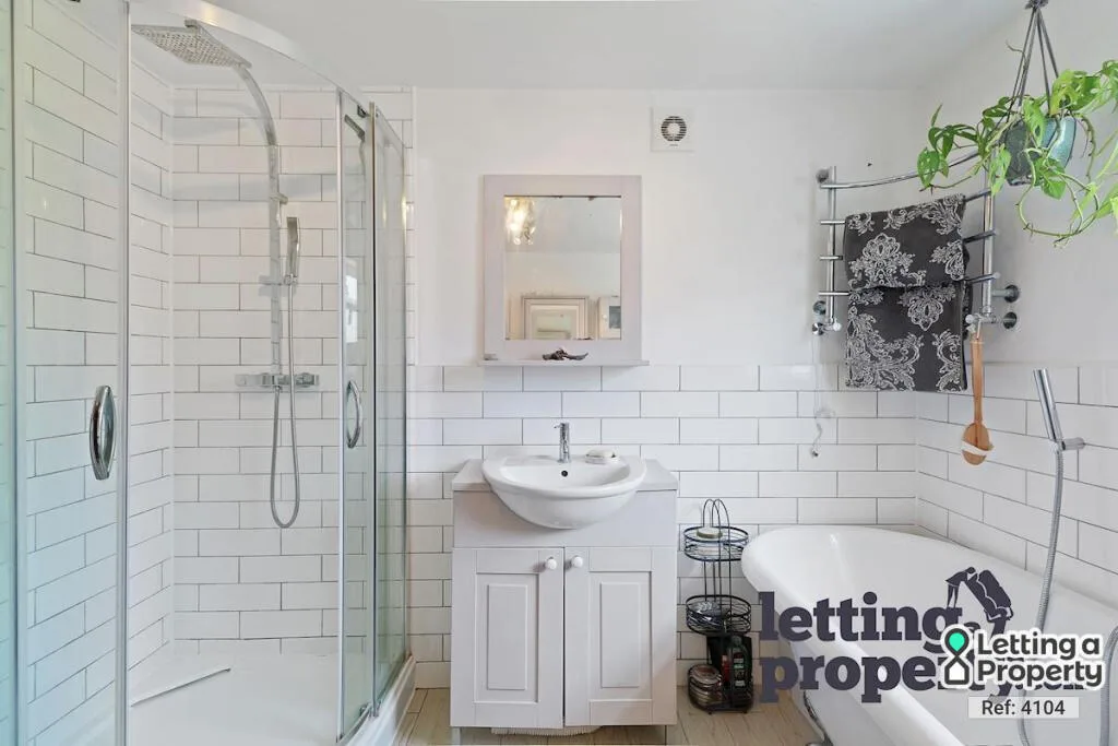 2 bedroom semi-detached house for rent