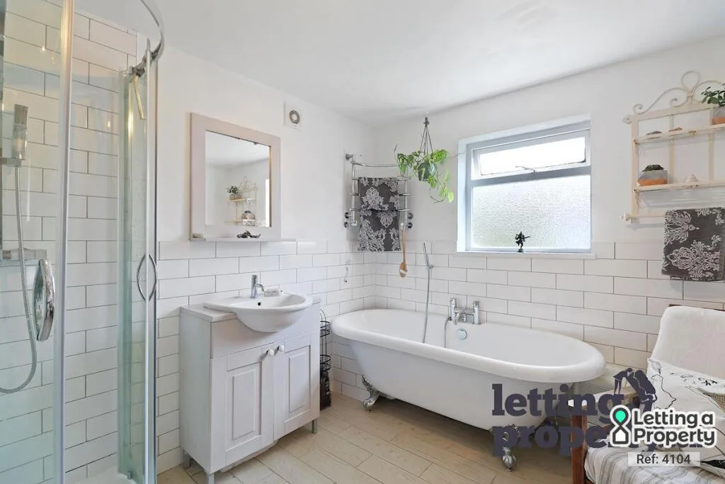 2 bedroom semi-detached house for rent