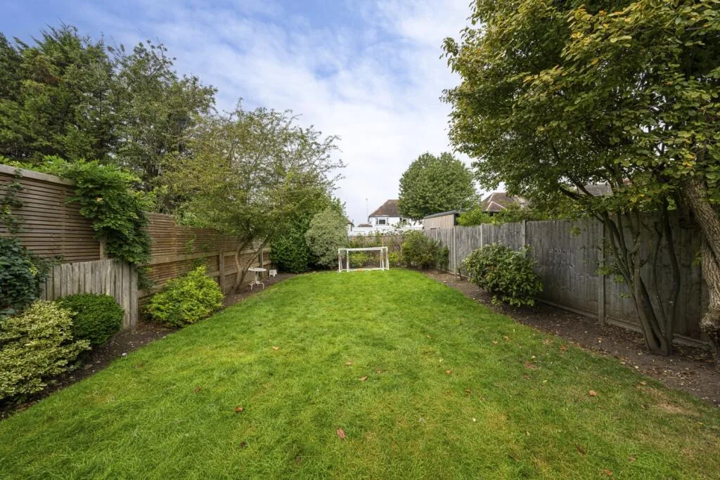 3 bedroom semi-detached house for rent